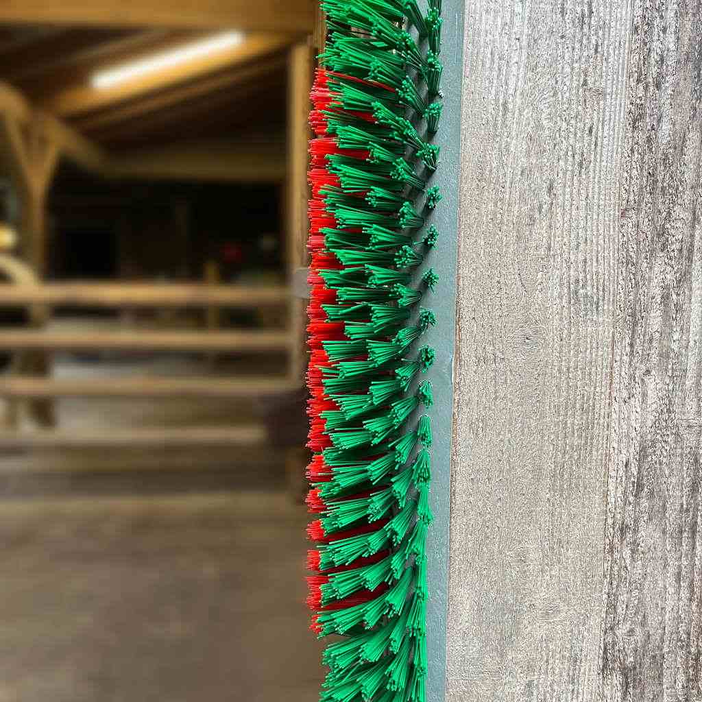 Kratzbürste »Universal« Viehbürste für Fellreinigung · halbrund