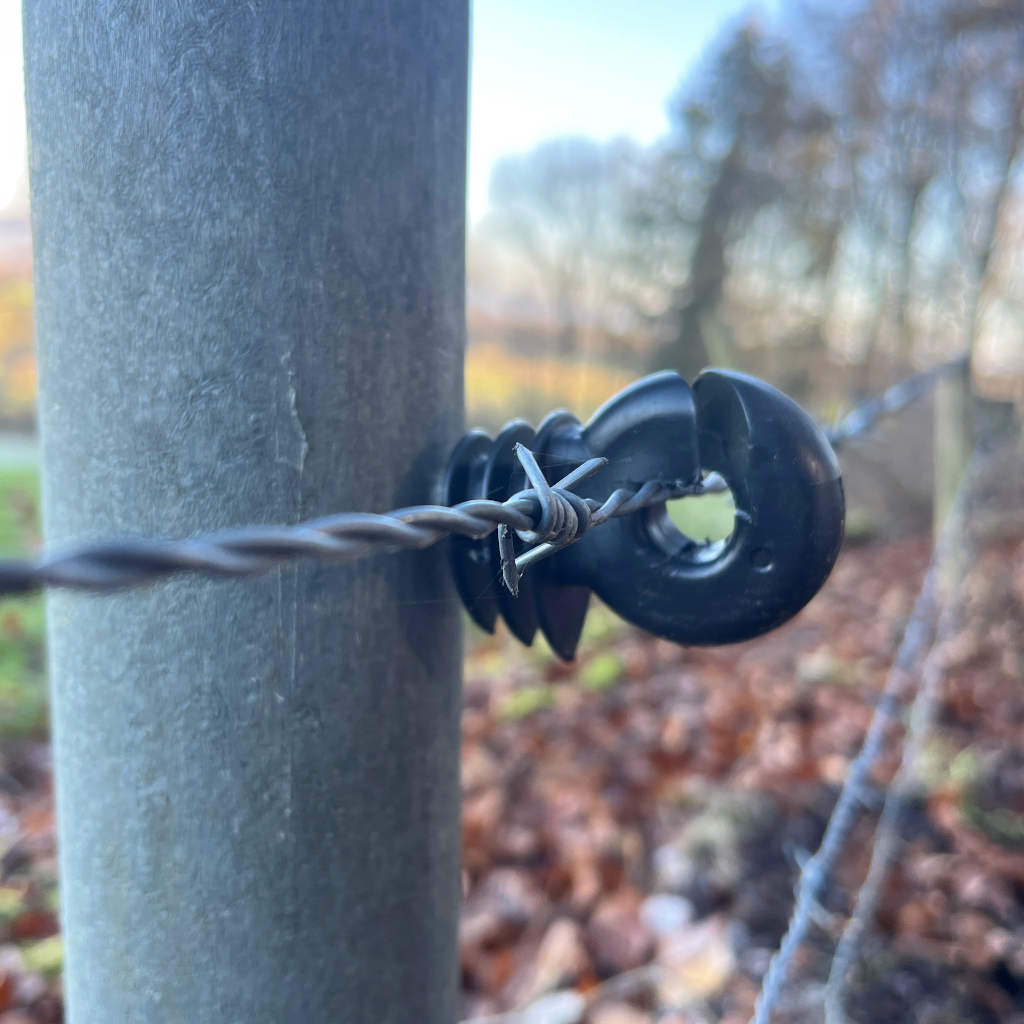 165 x Recyclingpfähle »Rund« 1,30m 4,5cm Palette